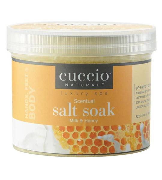 Cuccio Naturale Oczyszczająca sól do moczenia Miód i Mleko 822 g